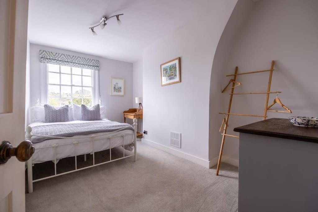 Beautiful & Spacious Retreat In Winchester Exterior foto